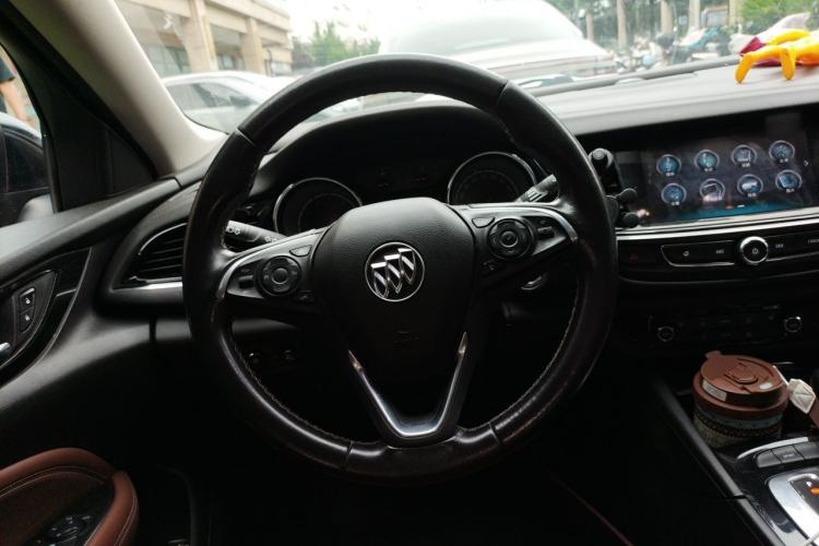 Used Buick Regal 2019 20T Elite Version China V Standard Steering Wheel