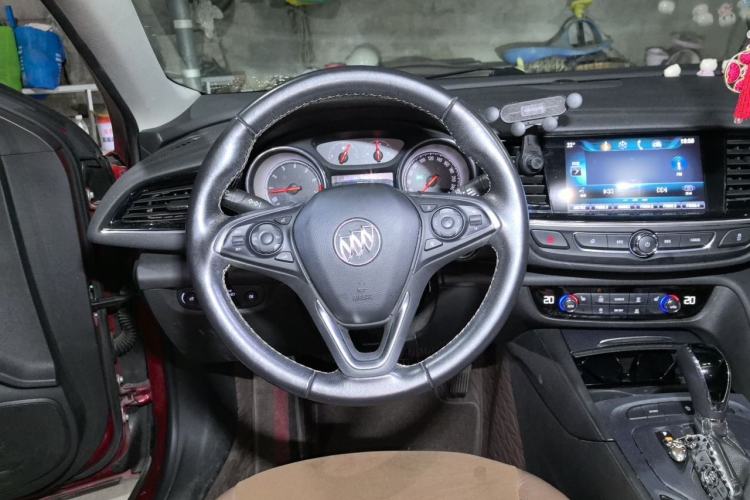 Used Buick Regal 2019 Revised 20T Luxury Version China VI Standard Steering Wheel