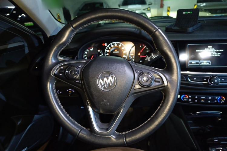 Used Buick Regal 2019 28T Luxury Edition China VI Steering Wheel