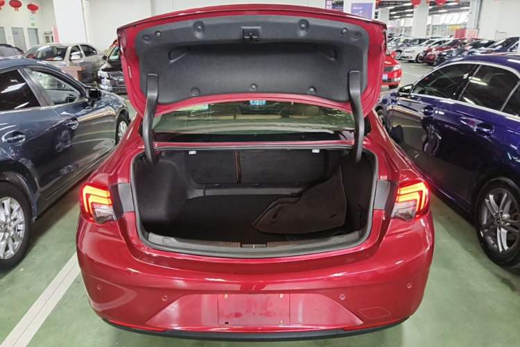 Used Buick Regal 2019 20T Elite Version China VI Standard Trunk