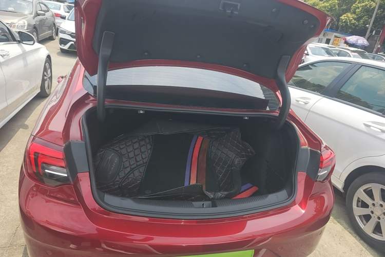 Used Buick Regal 2019 20T Elite Version China VI Standard Trunk