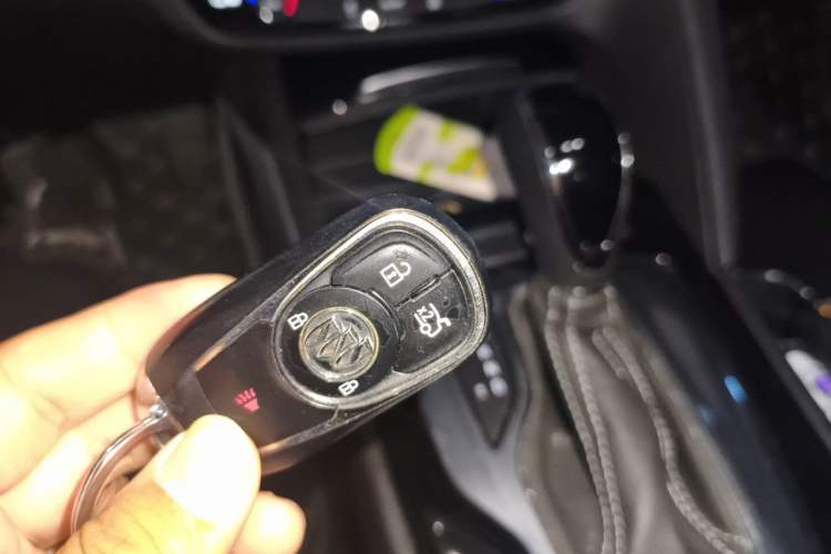 Used Buick Regal 2019 Revised 20T Luxury Version China VI Standard Vehicle Key