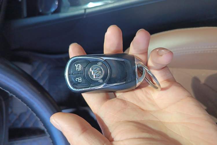 Used Buick Regal 2019 20T Elite Version China VI Standard Vehicle Key