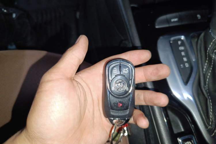 Used Buick Regal 2019 28T Luxury Edition China VI Vehicle Key