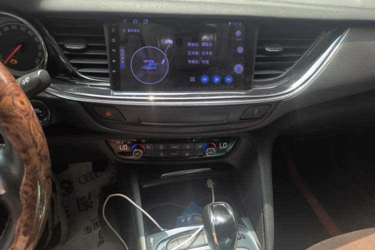Used Buick Regal 2019 20T Elite Version China VI Standard Audio And AC Panel