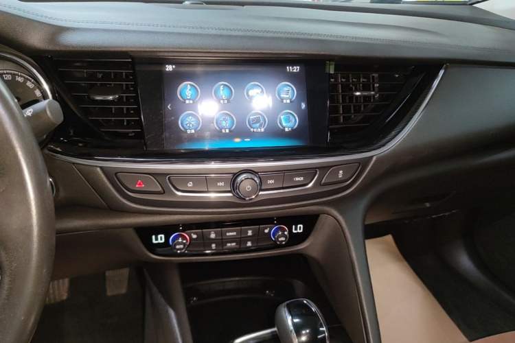 Used Buick Regal 2019 20T Elite Version China VI Standard Audio And AC Panel