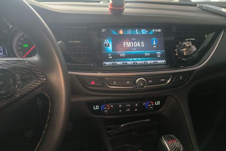 Used Buick Regal 2019 20T Elite Version China VI Standard Audio And AC Panel