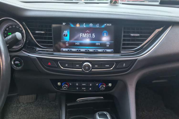 Used Buick Regal 2019 20T Elite Version China VI Standard Audio And AC Panel