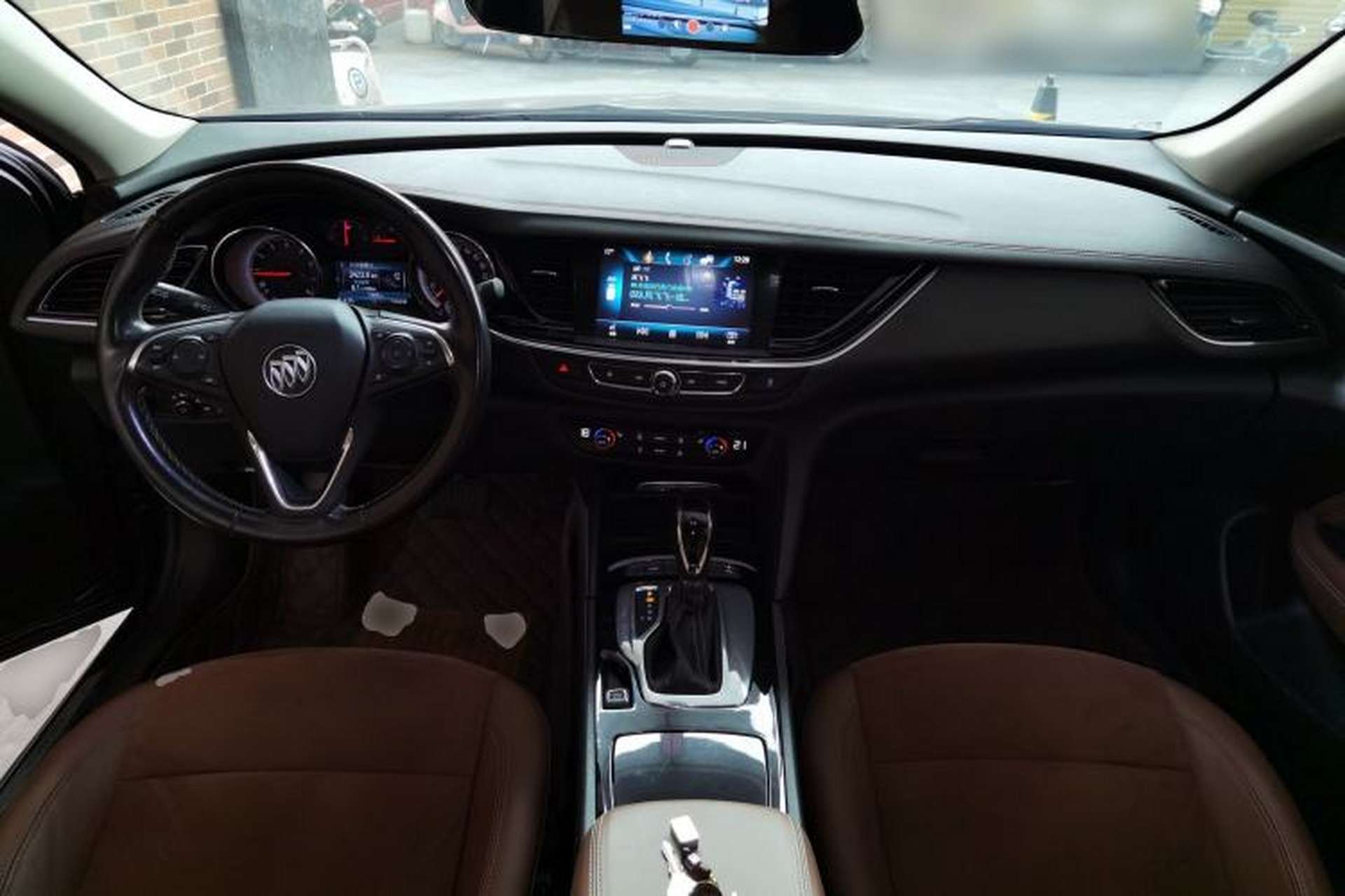 Used Buick Regal 2019 20T Elite Version China VI Standard Center Console