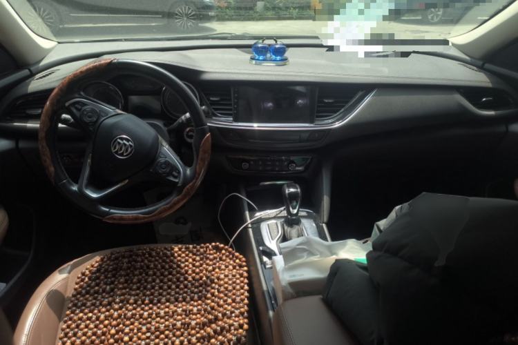 Used Buick Regal 2019 20T Elite Version China VI Standard Center Console