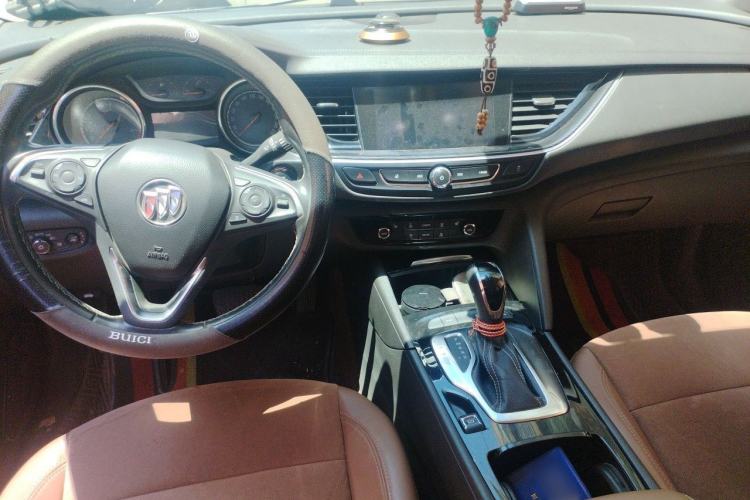Used Buick Regal 2019 20T Elite Version China VI Standard Center Console