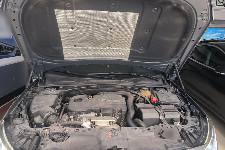 Used Buick Regal 2019 20T Elite Version China VI Standard Engine Bay