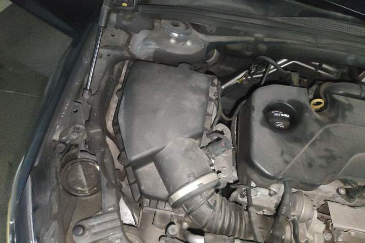 Used Buick Regal 2019 20T Elite Version China VI Standard Engine Bay Right