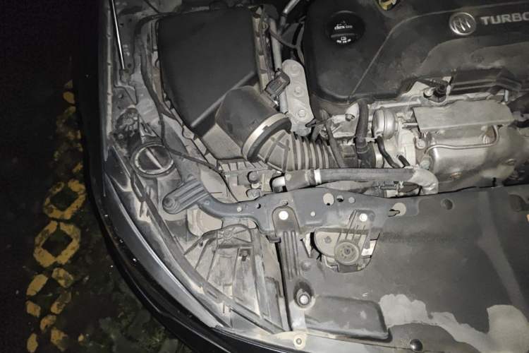 Used Buick Regal 2019 20T Elite Version China VI Standard Engine Bay Right