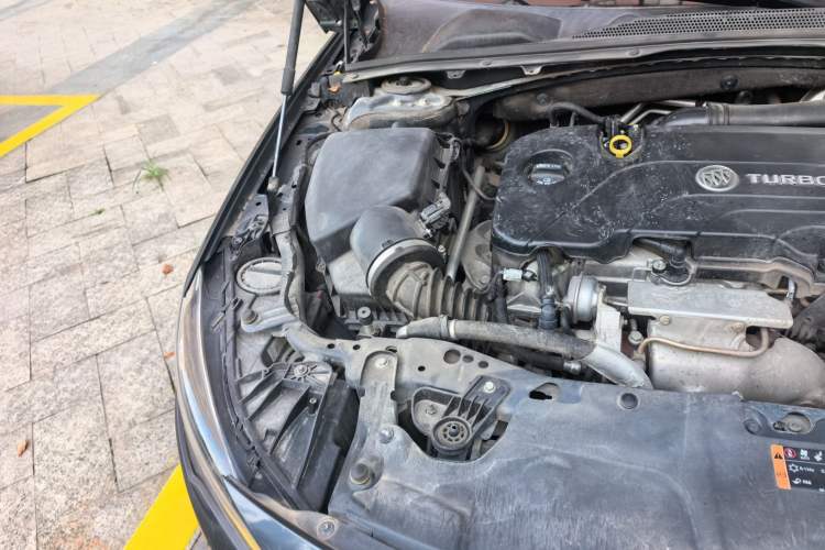 Used Buick Regal 2019 20T Elite Version China VI Standard Engine Bay Right