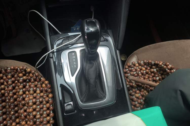 Used Buick Regal 2019 20T Elite Version China VI Standard Gear Lever