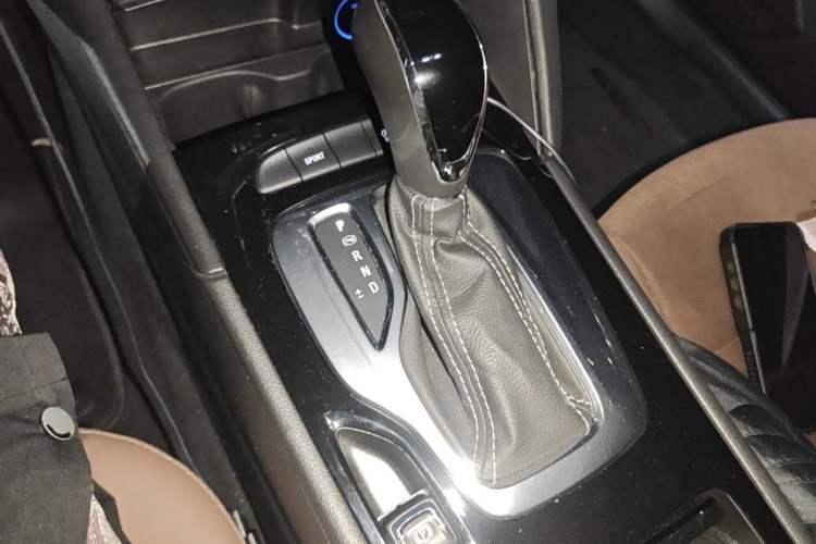 Used Buick Regal 2019 20T Elite Version China VI Standard Gear Lever