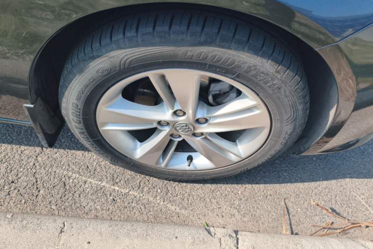 Used Buick Regal 2019 20T Elite Version China VI Standard Right Front Wheel Hub