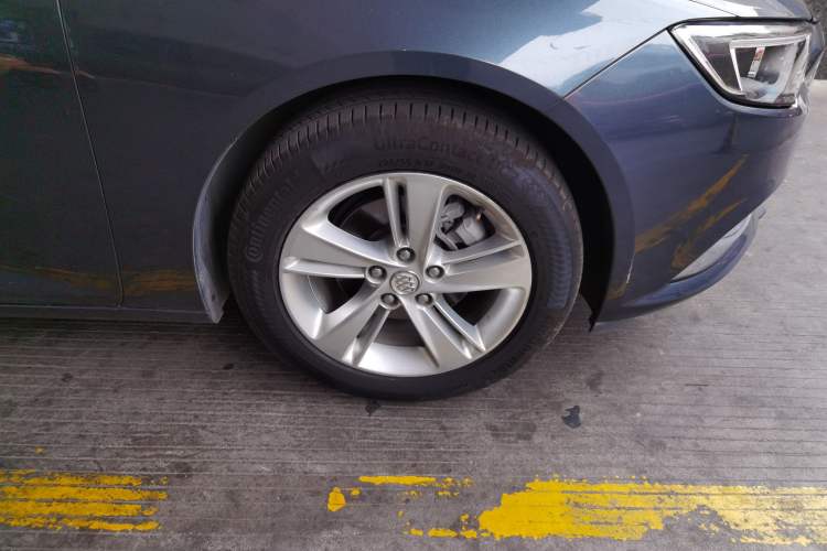 Used Buick Regal 2019 20T Elite Version China VI Standard Right Front Wheel Hub