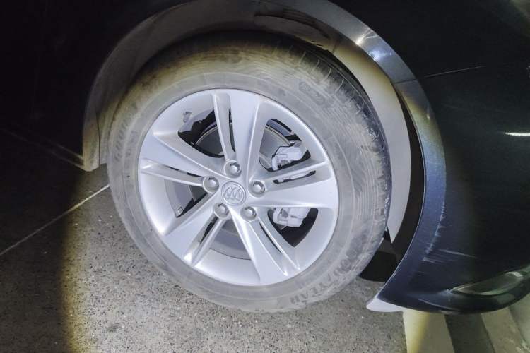 Used Buick Regal 2019 20T Elite Version China VI Standard Right Front Wheel Hub