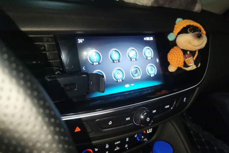 Used Buick Regal 2019 20T Elite Version China V Standard Audio And AC Panel