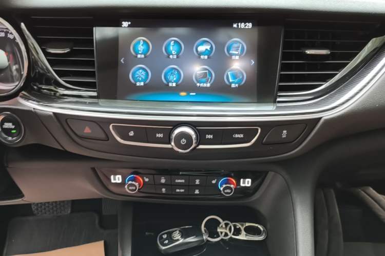 Used Buick Regal 2019 20T Luxury Model China V Standard Audio And AC Panel
