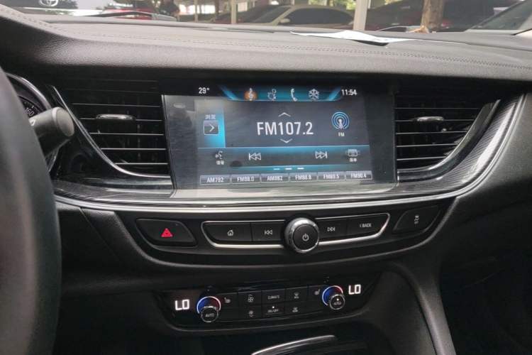 Used Buick Regal 2019 20T Elite Version China VI Standard Audio And AC Panel