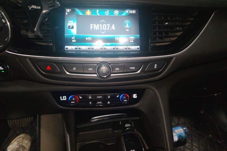 Used Buick Regal 2019 20T Elite Version China VI Standard Audio And AC Panel