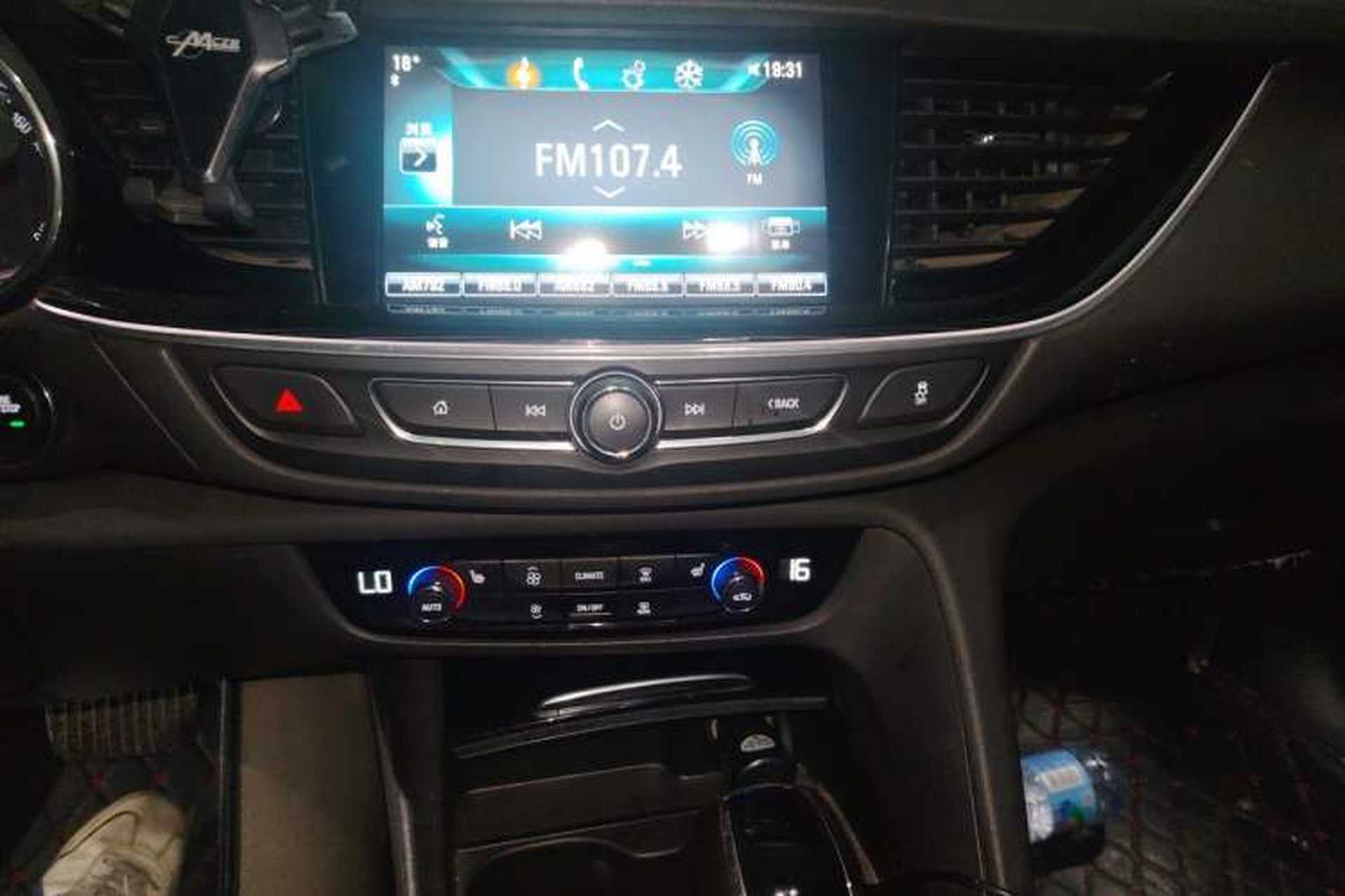 Used Buick Regal 2019 20T Elite Version China VI Standard Audio And AC Panel