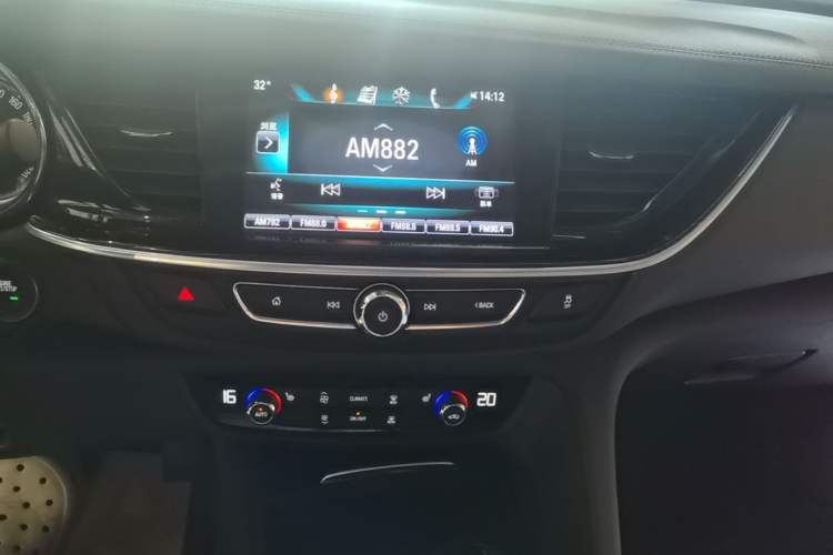 Used Buick Regal 2019 20T Elite Version China VI Standard Audio And AC Panel