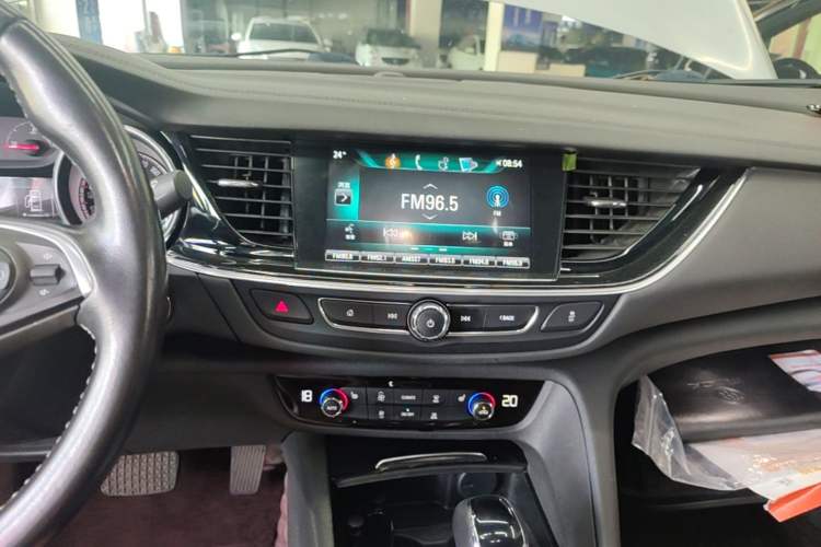 Used Buick Regal 2019 20T Elite Version China VI Standard Audio And AC Panel