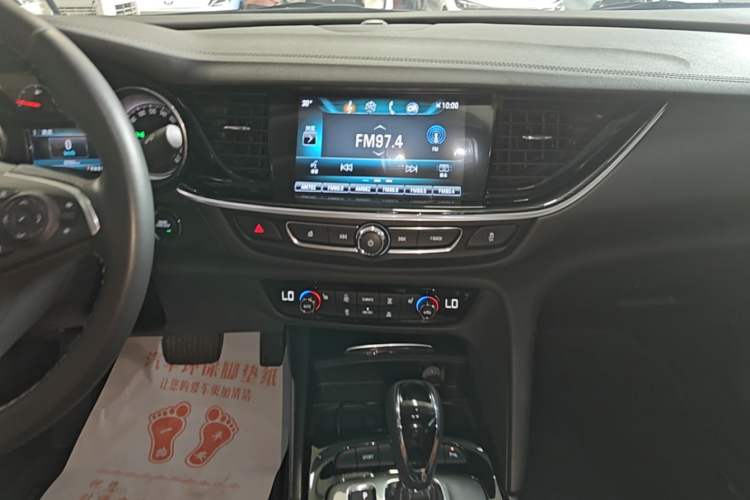 Used Buick Regal 2019 20T Elite Version China VI Standard Audio And AC Panel