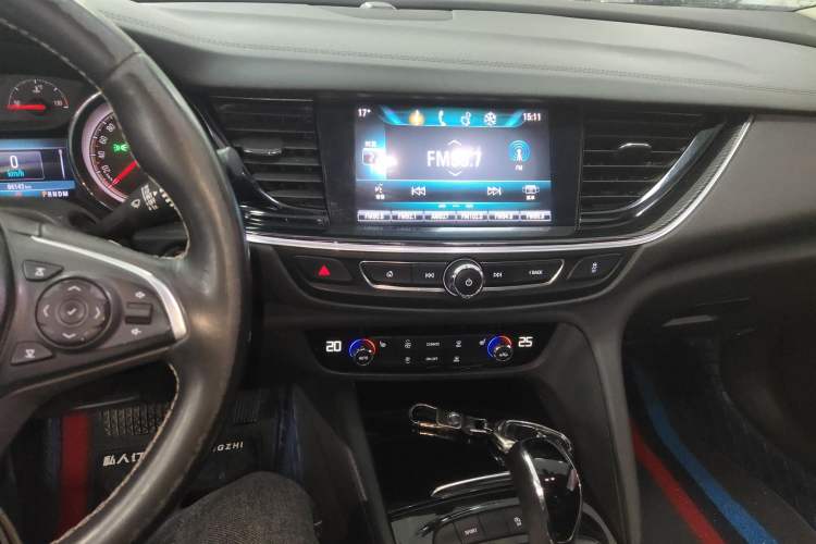 Used Buick Regal 2019 20T Elite Version China VI Standard Audio And AC Panel