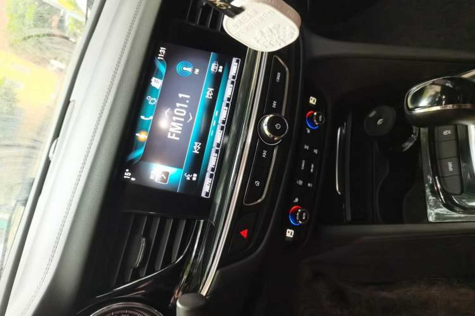 Used Buick Regal 2019 20T Elite Version China V Standard Audio And AC Panel