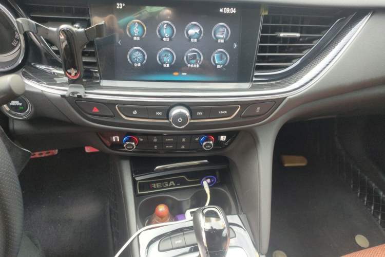 Used Buick Regal 2019 20T Elite Version China VI Standard Audio And AC Panel