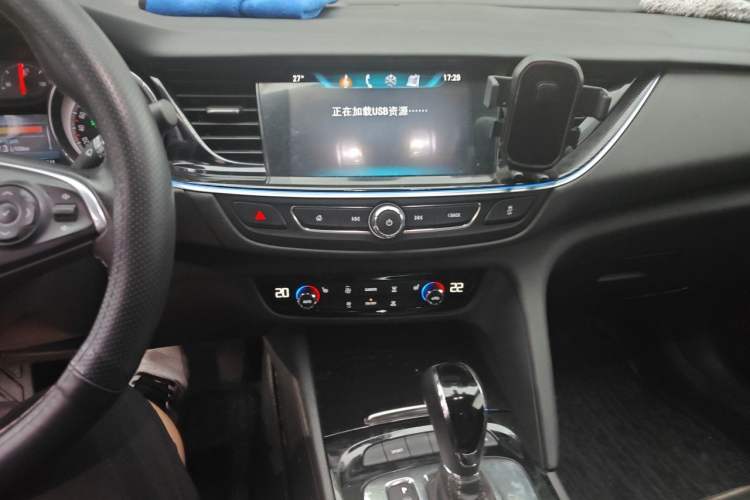 Used Buick Regal 2019 20T Elite Version China VI Standard Audio And AC Panel