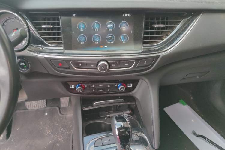 Used Buick Regal 2019 20T Elite Version China VI Standard Audio And AC Panel