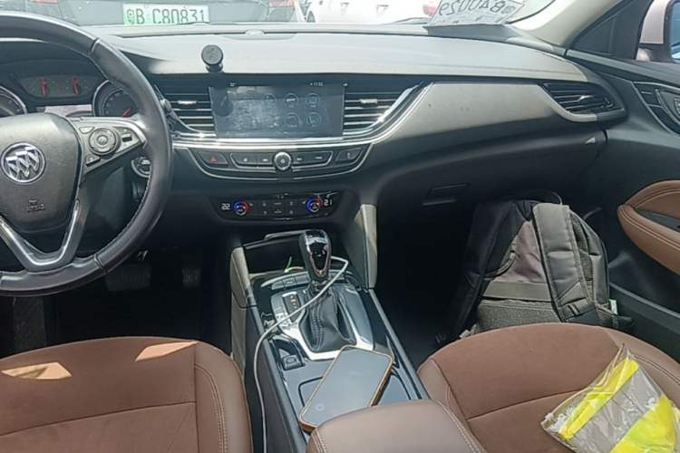 Used Buick Regal 2019 20T Elite Version China V Standard Audio And AC Panel