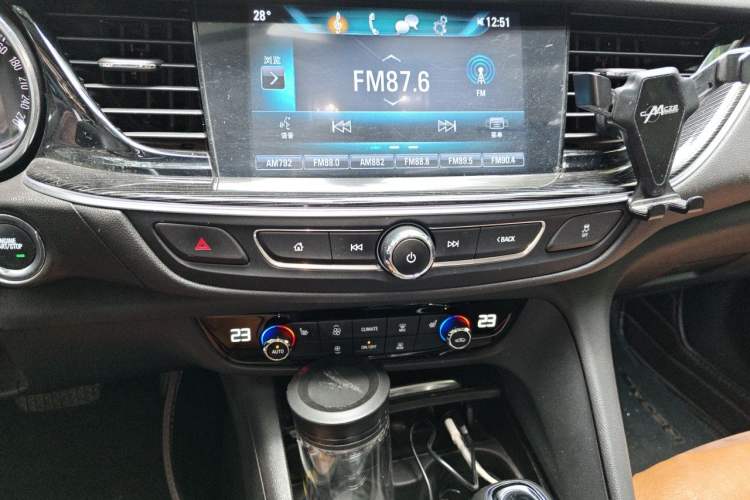 Used Buick Regal 2019 20T Elite Version China VI Standard Audio And AC Panel