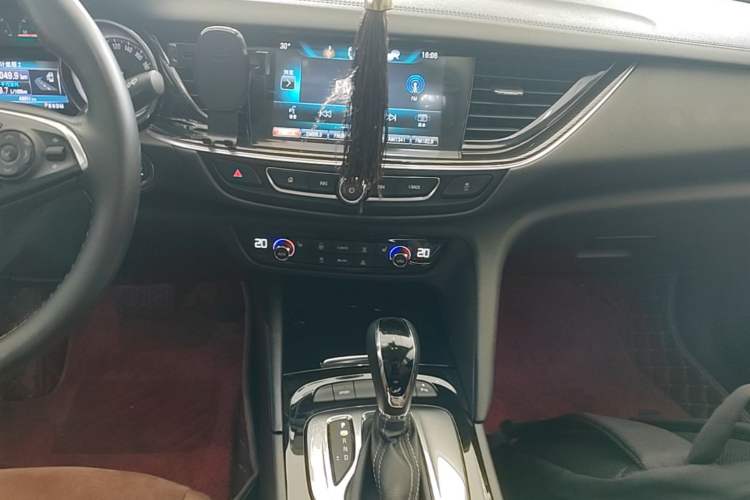 Used Buick Regal 2019 20T Elite Version China VI Standard Audio And AC Panel