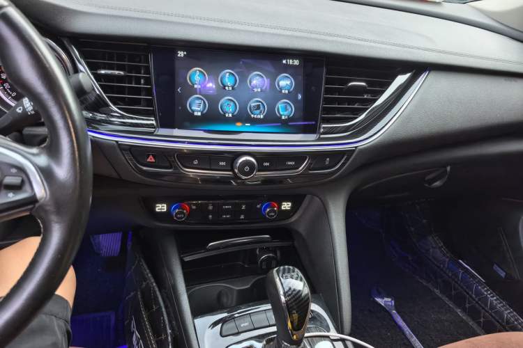 Used Buick Regal 2019 20T Elite Version China VI Standard Audio And AC Panel