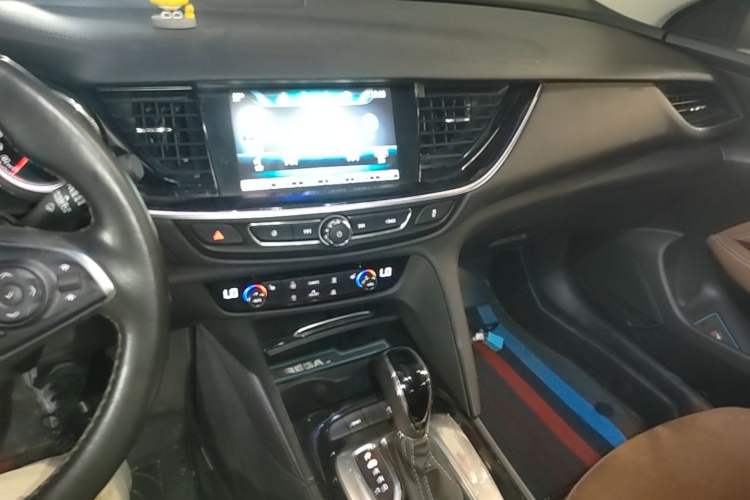 Used Buick Regal 2019 20T Luxury Model China V Standard Audio And AC Panel