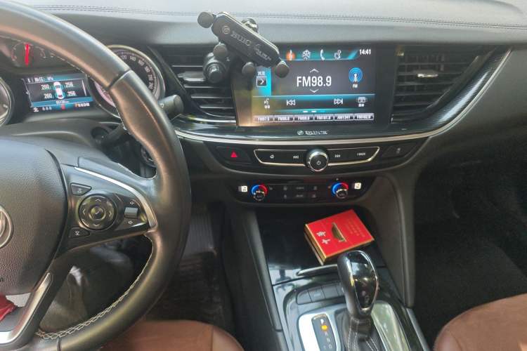Used Buick Regal 2019 20T Luxury Model China V Standard Audio And AC Panel