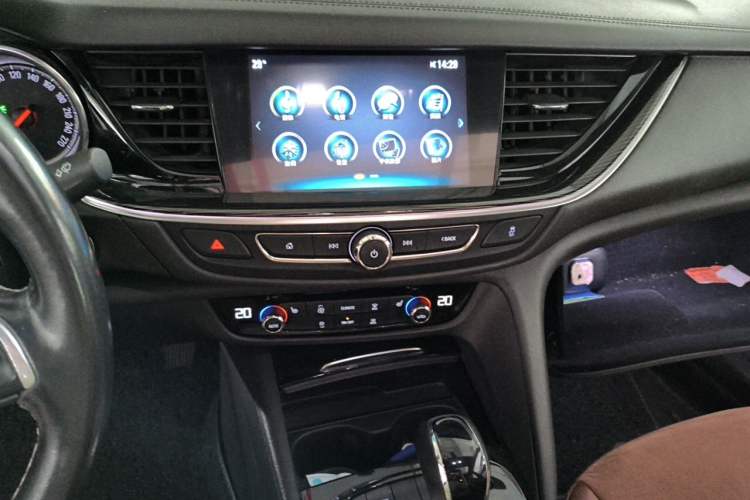 Used Buick Regal 2019 20T Elite Version China VI Standard Audio And AC Panel