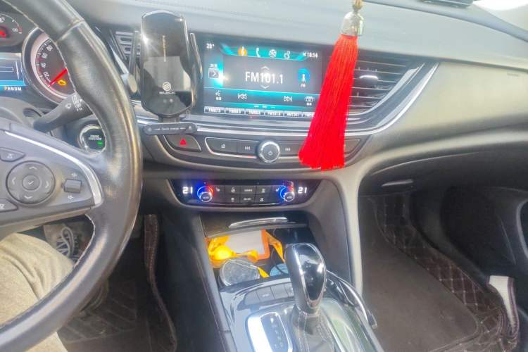 Used Buick Regal 2019 20T Elite Version China VI Standard Audio And AC Panel