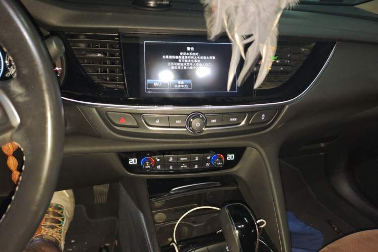 Used Buick Regal 2019 28T Luxury Edition China VI Audio And AC Panel