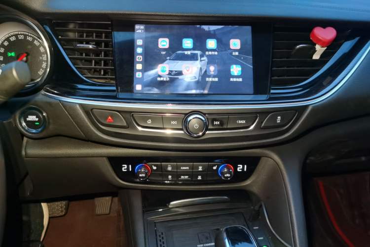 Used Buick Regal 2019 20T Elite Version China VI Standard Audio And AC Panel