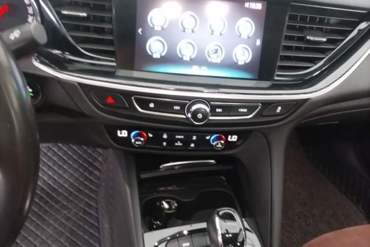 Used Buick Regal 2019 20T Elite Version China VI Standard Audio And AC Panel