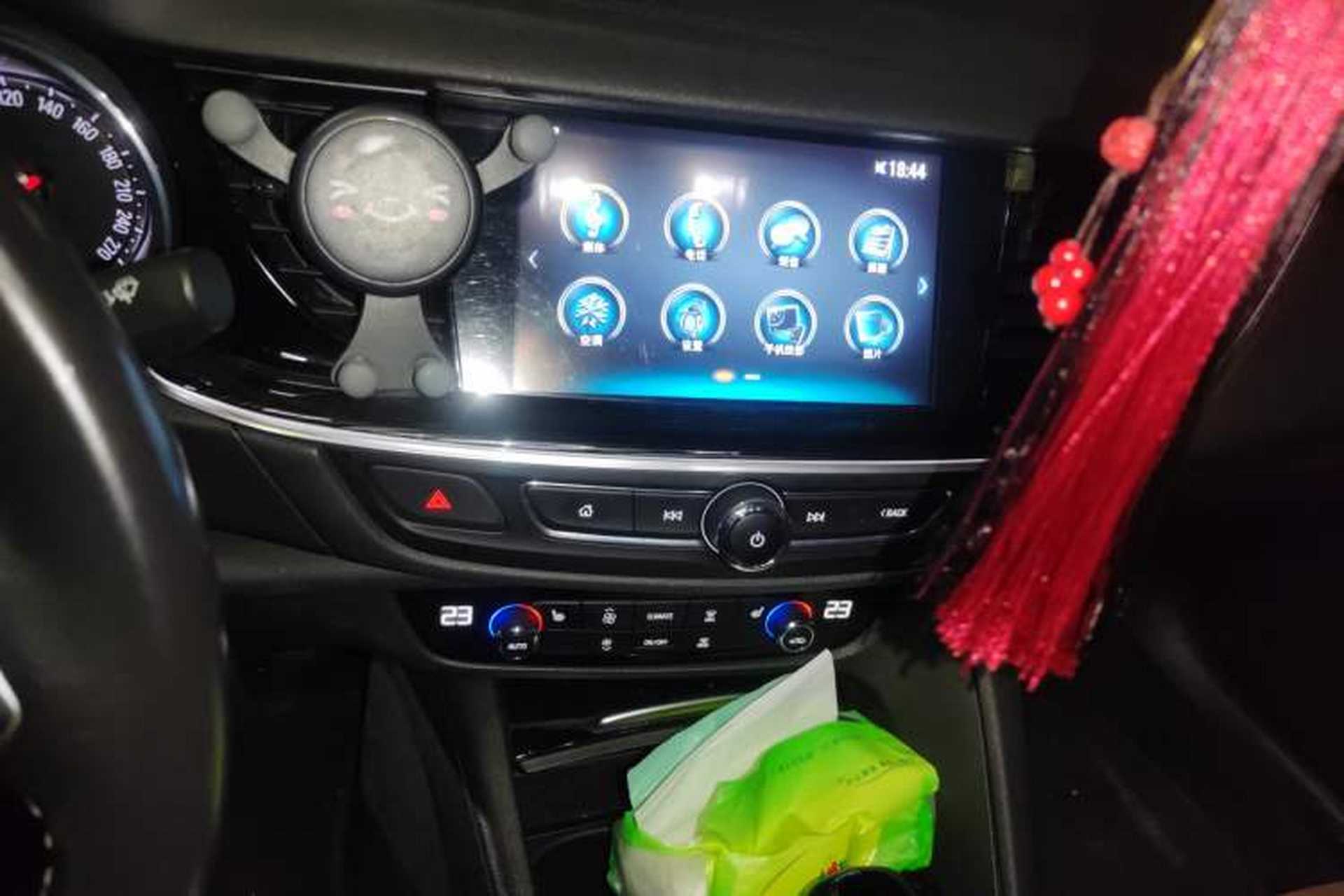 Used Buick Regal 2019 20T Luxury Model China V Standard Audio And AC Panel