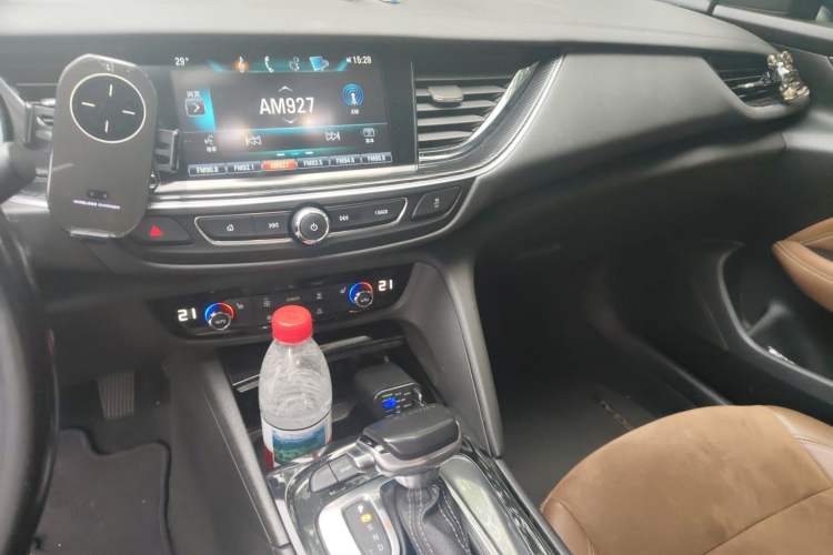 Used Buick Regal 2019 20T Elite Version China VI Standard Audio And AC Panel